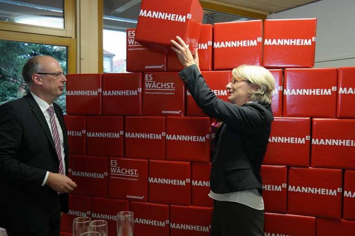 Bürgermeisterin Dr. Freundlieb eröffnet Eltern-Kind-Zentrum im Speckweg